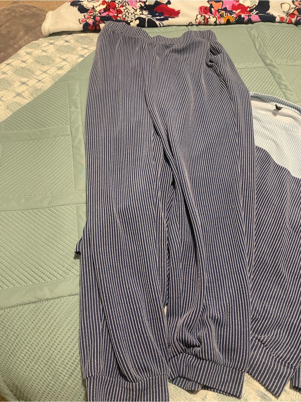 PrettyGarden Set Two-Tone Blue Striped jogger set - Cozy Long-Sleeve Top & Pants - Picture 5 of 5